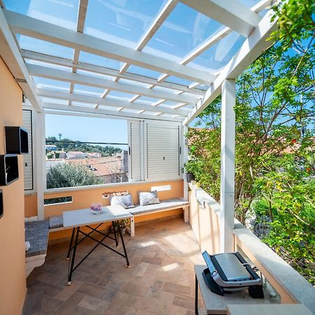 Apartments Vitoria Mali Losinj Bagian luar foto