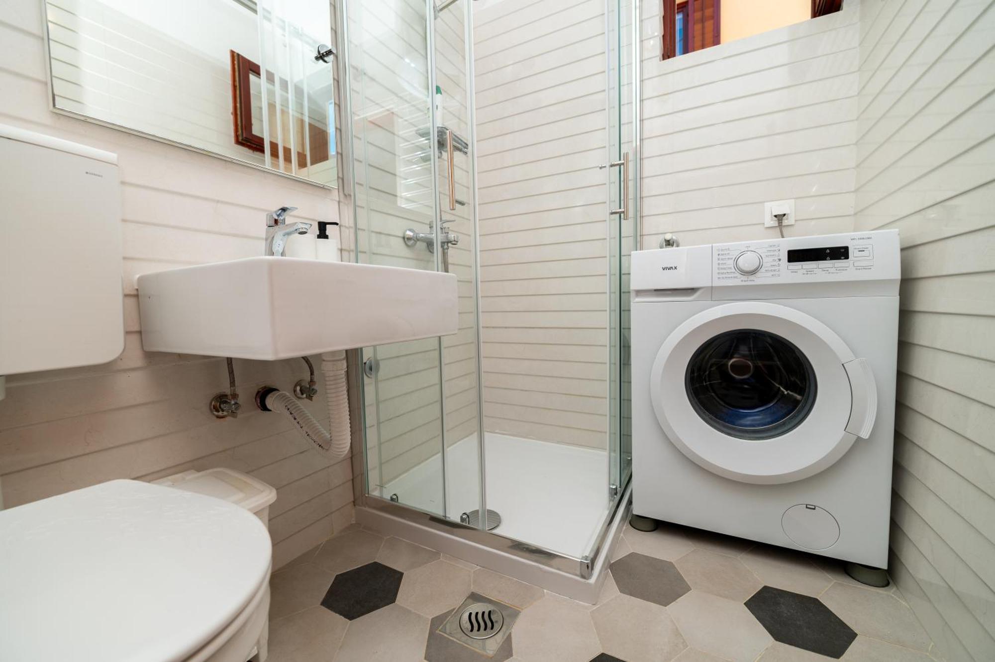 Apartments Vitoria Mali Losinj Bagian luar foto